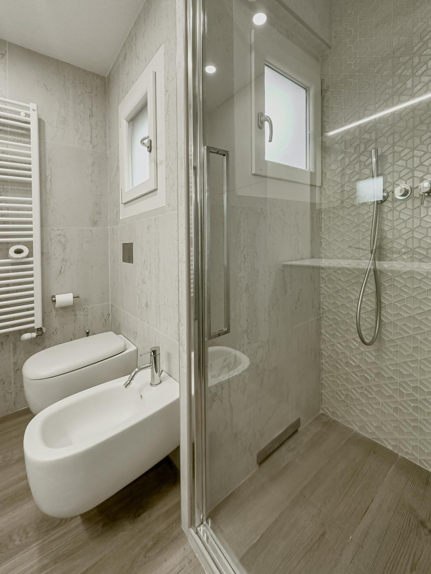 Realkasa Canonica Apartment Bologna Bagian luar foto