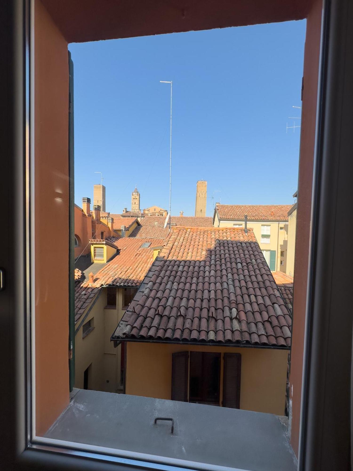 Realkasa Canonica Apartment Bologna Bagian luar foto